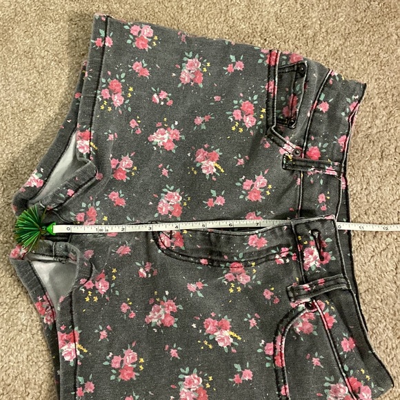 BDG High Rise Erin Pocket Shortie 27W - Picture 9 of 12